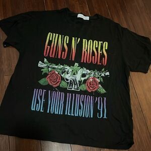 DAYDREAMER - Guns & Roses T Shirt - Black - LIKE NEW - Small Tee